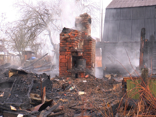 Следователи предположили две версии причин пожара в Калужской области, где погибли семь человек 