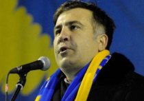 Лидер «Руха новых сил» Михаил Саакашвили смог выйти из микроавтобуса, в котором его удерживали силовик