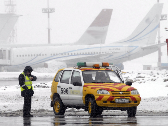 Снегопад в Москве привел к массовым задержкам и отмене рейсов