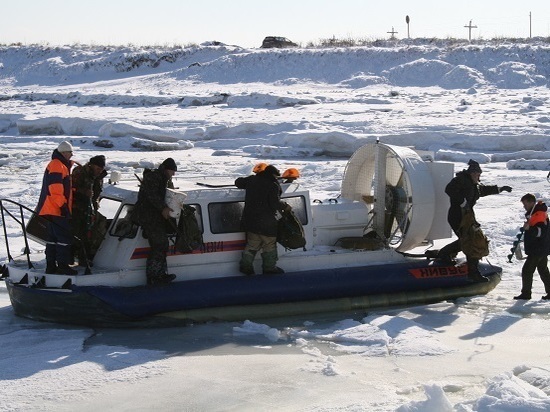 Зима – жаркая пора для сахалинских спасателей