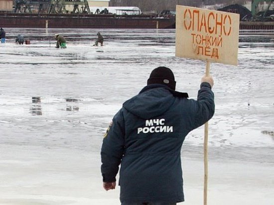 В Калужской области водолазами из реки Страдаловка было поднято тело мужчины