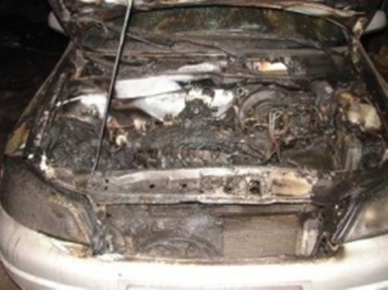 В Оренбурге на Чкалова сгорел автомобиль 