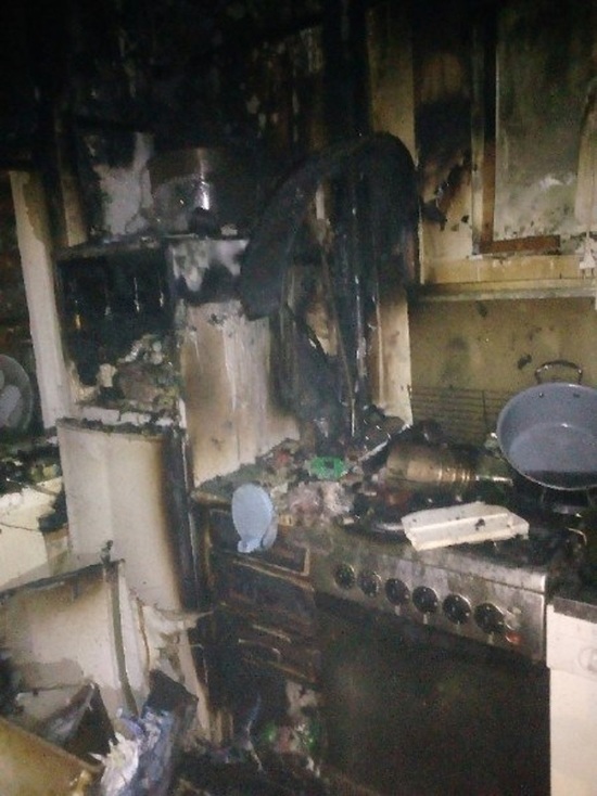 Отравилась угарным газом: в Ярославле в пожаре погибла женщина