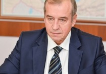 Губернатор Иркутской области Сергей Левченко предложил депутатам на сессии Заксобрания повысить пенсию бывшим комсомольским лидерам