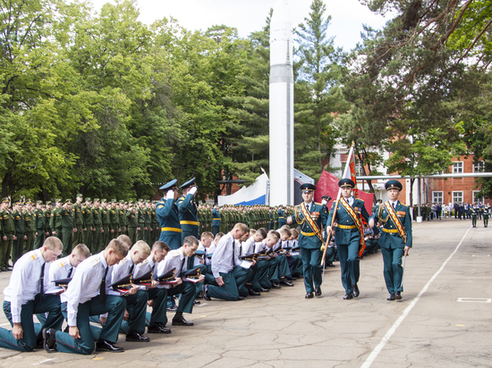 Начальник филиала военной академии РВСН Андрей Морозов поздравил ракетчиков с профессиональным праздником