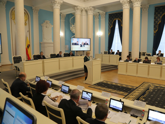 Депутаты областной Думы приняли бюджет региона на 2018-2020 годы