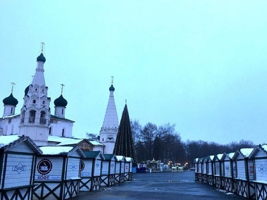Швейцарские шале на Советской площади: Ярославль украшают к Новому году