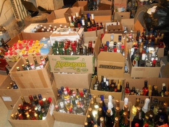 Кузбассовцы организовали масштабное производство поддельного алкоголя 