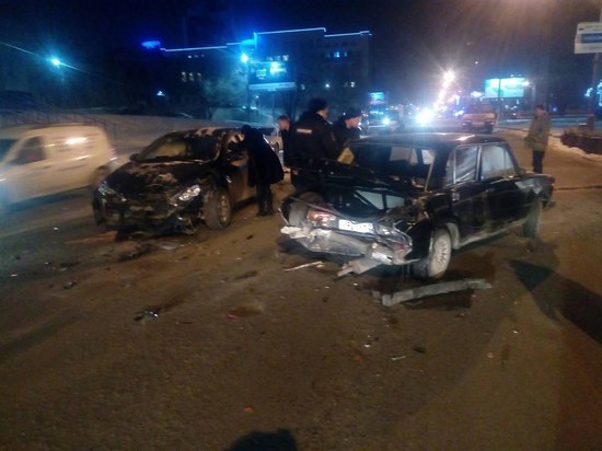 Нетрезвый водитель иномарки устроил массовую аварию в Барнауле
