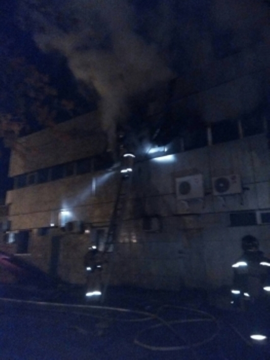 В Оренбурге ночью горел торговый центр «Радуга»
