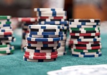 Искусственный интеллект Libratus, сыгравший в покер с одними из лучших игроков в мире в  техасский холдем, победил их и набрал 1,8 миллиона долларов в фишках