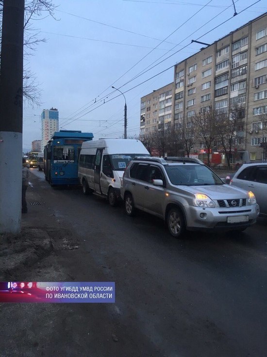Троллейбус собрал всех: в Иванове произошло тройное ДТП