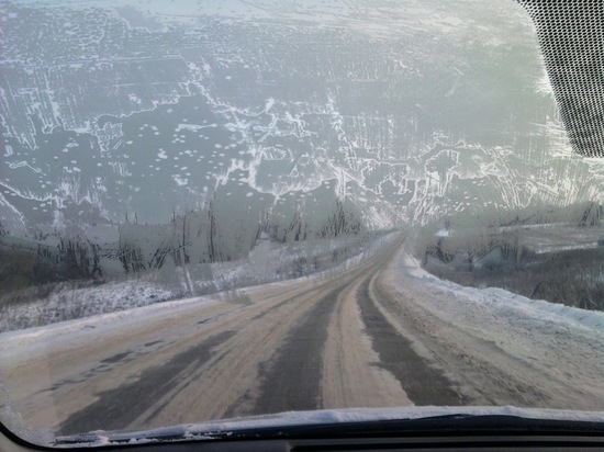 На оренбургской трассе спасли замерзающего водителя