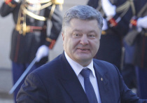 20 декабря на встрече с украинской интеллигенцией президент Порошенко объявил о своем решении усилить военную группировку Украины в Донбассе