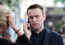 Алексей Навальный снова привлек к своей персоне внимание, на этот раз необычным способом. Сначала он устроил в соцсети переписку со своей женой, а после увлекся общением со школьником, где произнес слово «чикули», которое успело взбудоражить Интернет...