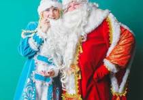 Наряду с таксистами в новогодние праздники трудится не покладая рук и главный сказочный персонаж — Дед Мороз