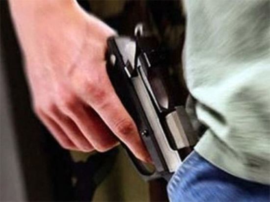 Пьяного оренбуржца осудили за прогулку по торговому центру с пистолетом 