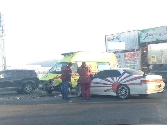 ДТП с машиной скорой помощи спровоцировало пробку в Барнауле