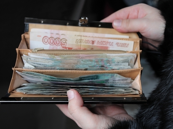В Новотроицке судебный пристав прикарманила деньги должников