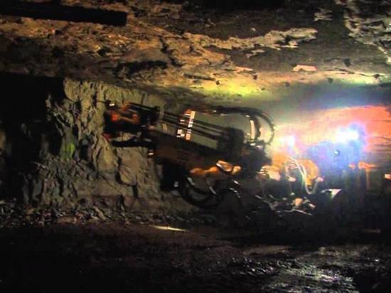 Попавшие под завал горняки на кузбасской шахте вышли на поверхность 