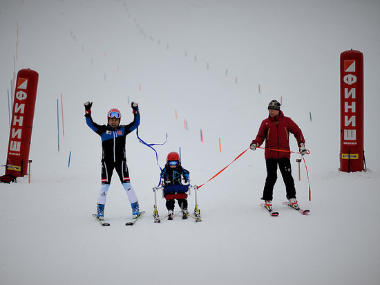 В Алматы запустили «Школу адаптивного катания на горных лыжах для инструкторов» на базе семейного горного курорта Pioneer 