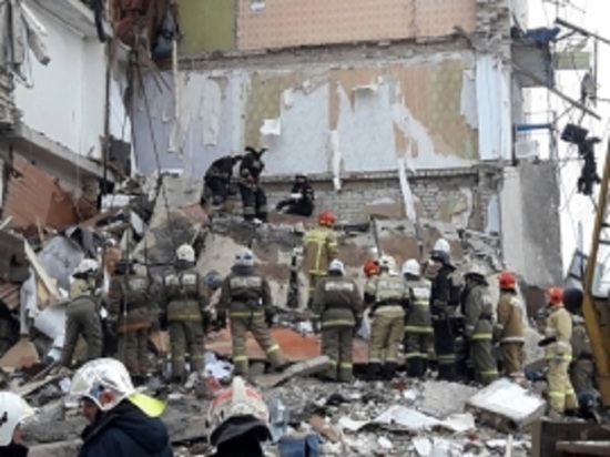 Спасатели продолжают разбор завалов обрушившегося дома в городе Юрьевец