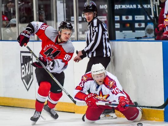 Новокузнецкие хоккеисты выиграли седьмой матч подряд в ВХЛ 