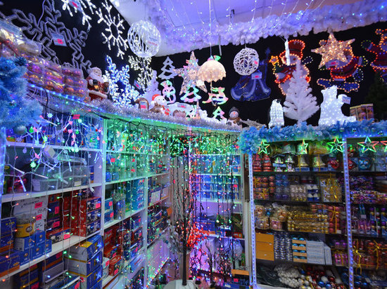   Оренбуржцы жалуются  на качество новогодних товаров для детей
