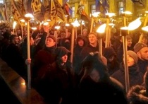 Как сообщает телеканал "112 Украина", массовая акция под названием "За славу героев, за будущее детей!", посвященная дню рождения рождения Степана Бандеры, завершилась на площади Независимости в Киеве