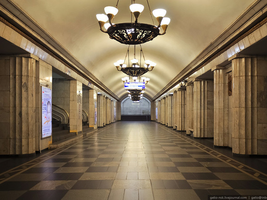 Петербургское метро будет работать в Рождественскую ночь