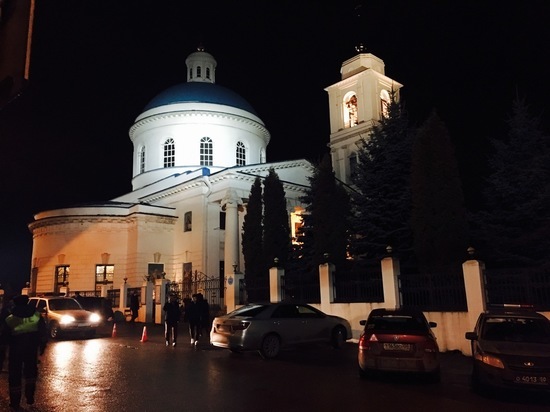 В Серпухове православные христиане празднуют рождение Иисуса Христа