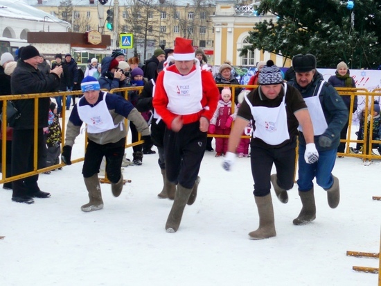 Костромичи и гости областной столицы выдержали «Забег по-русски» в валенках