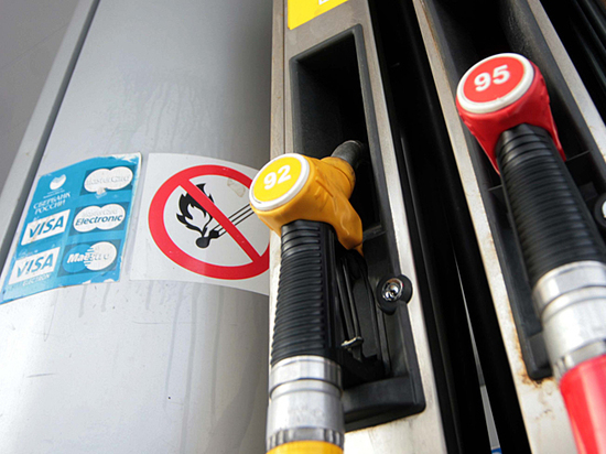 В 2018 году акцизы на бензин и дизельное топливо вырастут в общей сумме на 1 рубль.