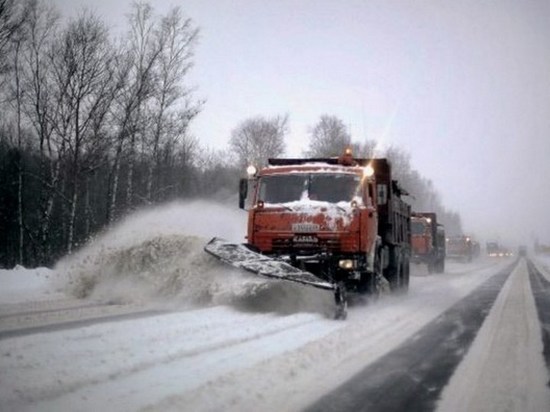 Снежный циклон прибавил работы дорожникам Костромской области