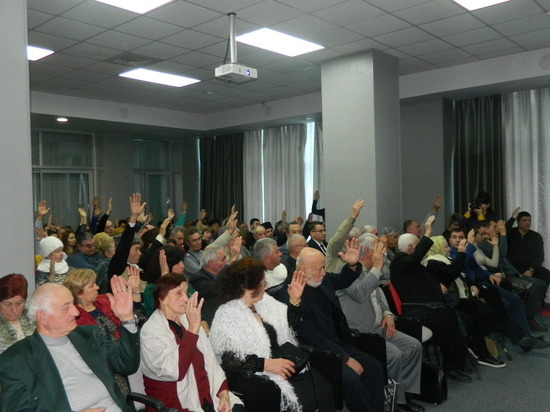 Крымские татары приняли резолюцию о поддержке Путина на выборах