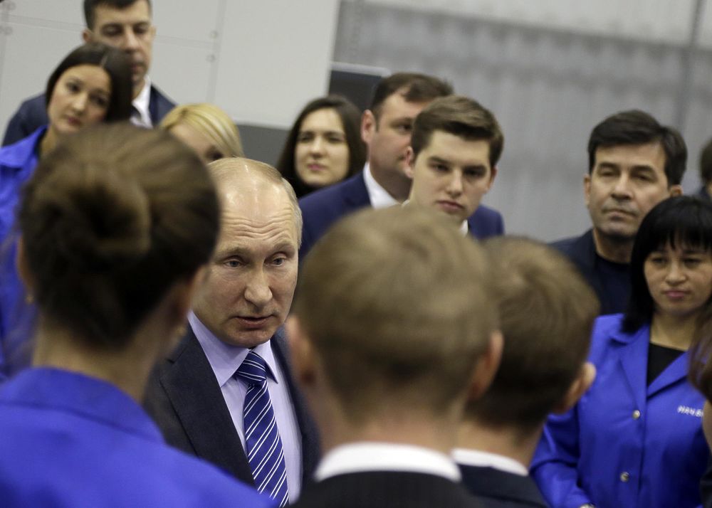 Президент Путин посетил Уфимское моторостроительное производственное объединение