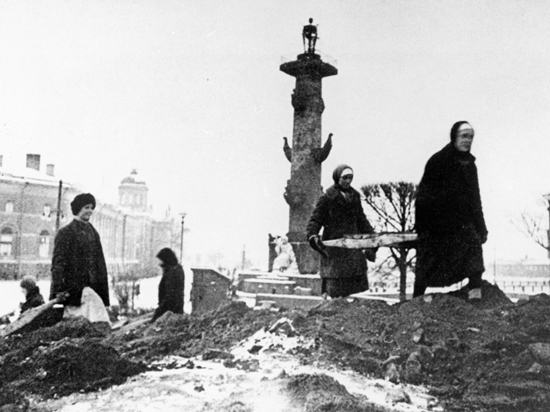 Почему в первую блокадную зиму советское руководство не спешило спасать ленинградцев