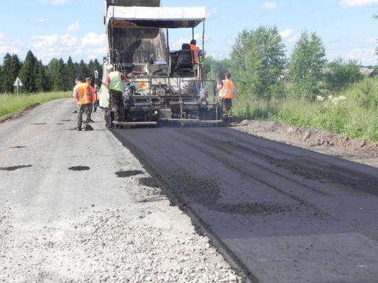Восемь участков сельских дорог построят и реконструют в Костромской области