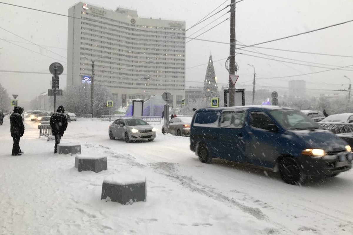 Погода мурам. Снегопад в Мурманской области. Снег в июне в Мурманске. Снег в Мурманске сегодня. Мурманск мокрый снег.