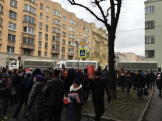 В Петербурге начали задерживать участников акции «Забастовка избирателей»