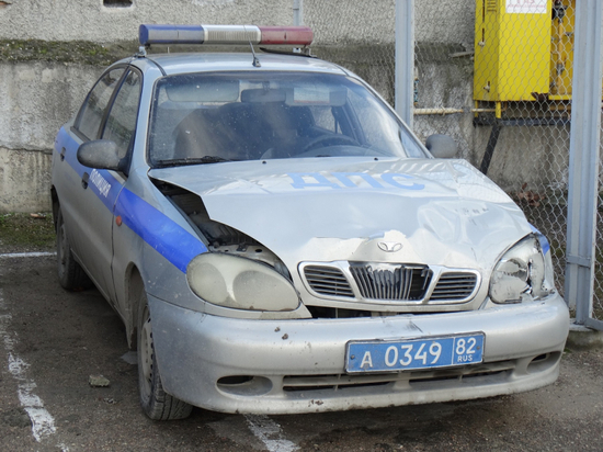 Пьяный угонщик протаранил автомобиль полиции Крыма во время погони