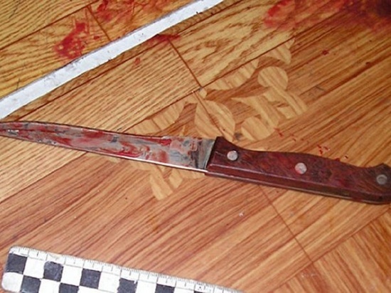 Маньяк или хулиган: в Кинешме мужчина ранил ножом сестру