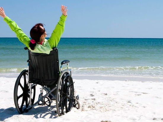 Областные власти хотят приспособить пляжи для отдыха инвалидов