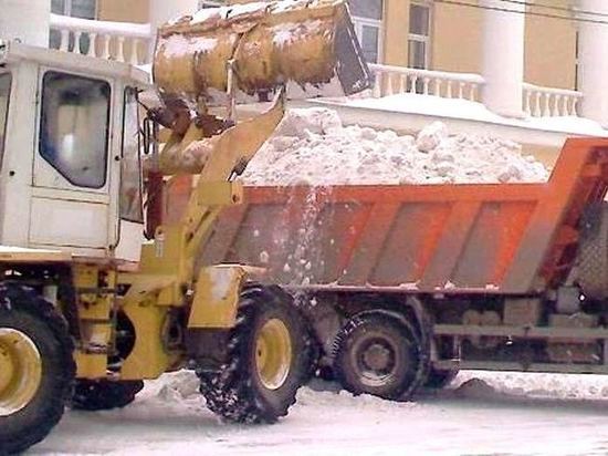 Тонны снега  вывозят круглосуточно с дорог Костромской области
