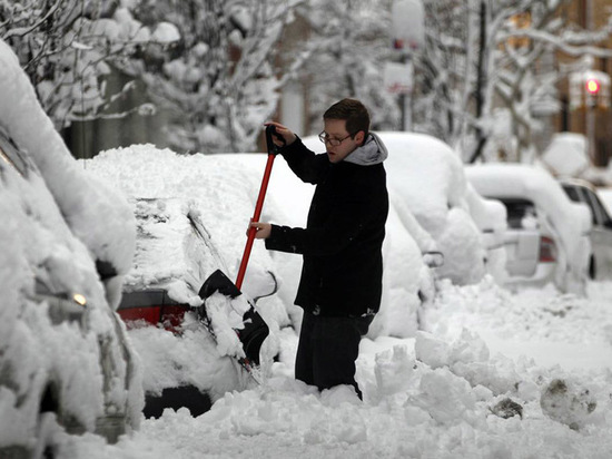 Из магазинов в Костроме исчезли снеговые лопаты