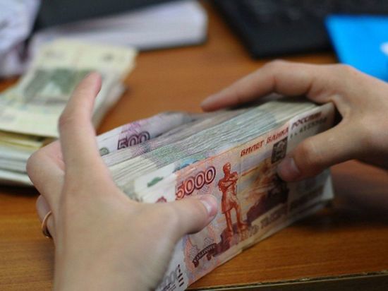 Работница банка из Саракташа оформила незаконные кредиты на сумму 1,3 млн. рублей