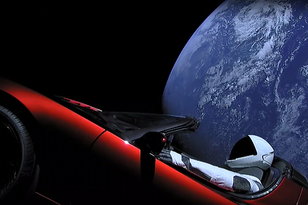 Автомобиль в космосе: фото запуска SpaceX Falcon Heavy с кабриолетом