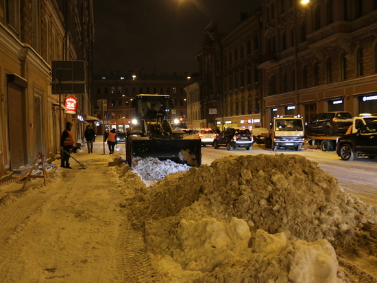 За сутки в Петербурге вывезли рекордное количество снега