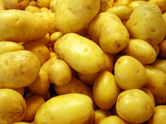 В Кувандыке госучреждение хотело закупить картофель по цене 3700 рублей за килограмм