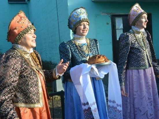 Москва хочет увидеть «костромской народный костюм»